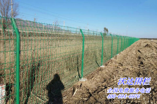 內(nèi)蒙古工業(yè)設(shè)計(jì)園光伏圍墻護(hù)欄網(wǎng)工程圖片2 內(nèi)蒙古工業(yè)設(shè)計(jì)園光伏圍墻護(hù)欄網(wǎng)工程圖片2