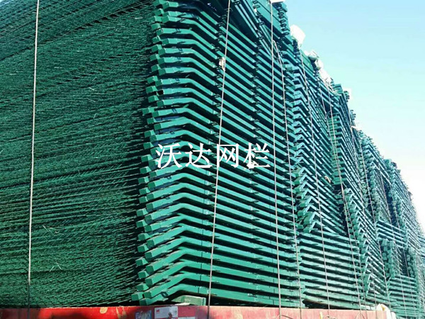 滬昆鐵路貴州段防護柵欄護欄網(wǎng)項目圖片6