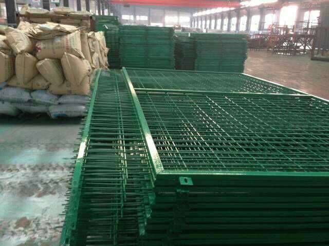 框架護(hù)欄網(wǎng)圖片4