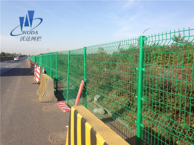 公路護欄網(wǎng)圖片1