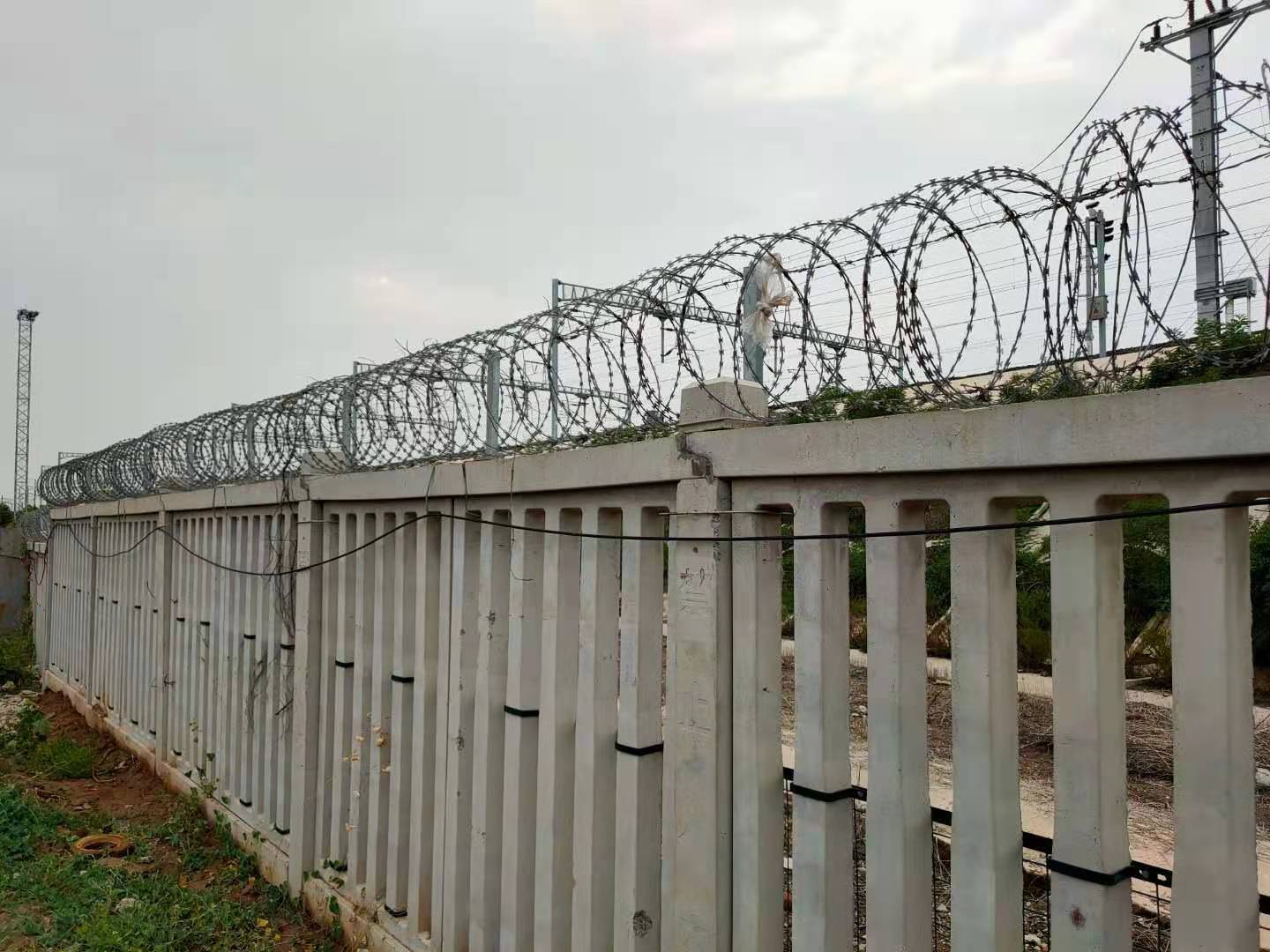 高鐵刺絲滾籠圖片1