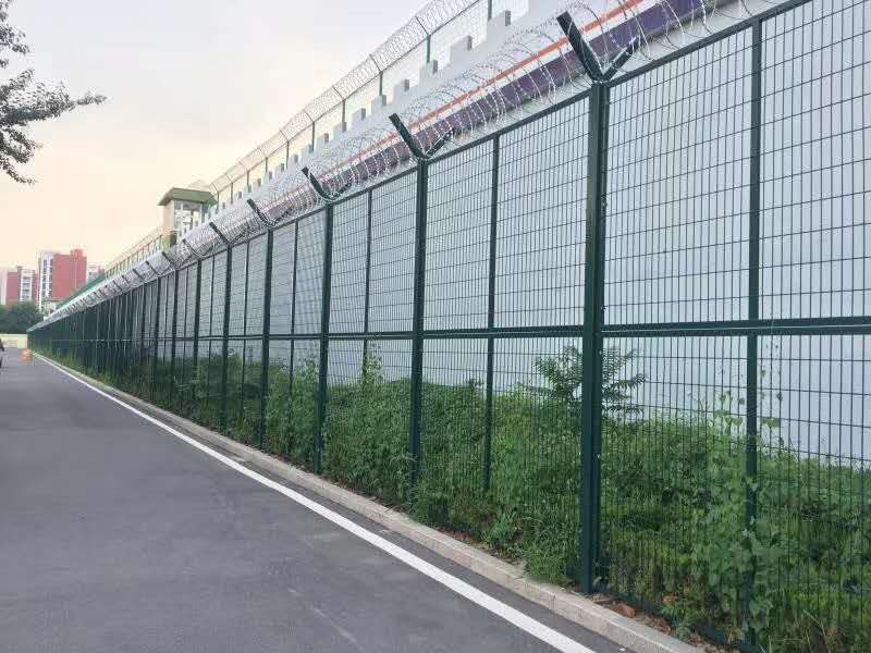 監(jiān)獄圍網(wǎng)圖片2